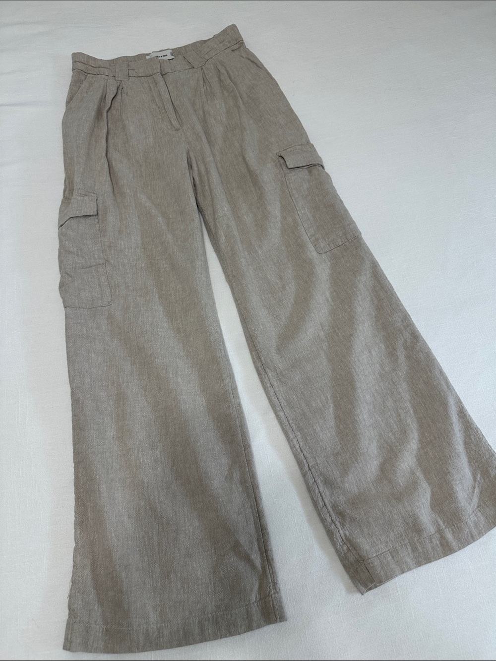 Abercrombie & Fitch Wide Leg Linen Blend Cargo Pant with Front Pleats Taupe XS